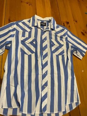 Wrangler Blue and White Vertical Stripe Short-Sleeve Button-Down